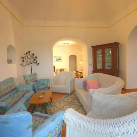 Villa Sleeps 8 Pool Air Con Wifi *