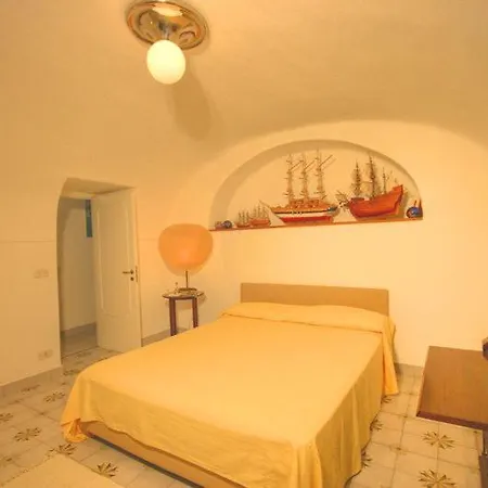Sleeps 8 Pool Air Con Wifi